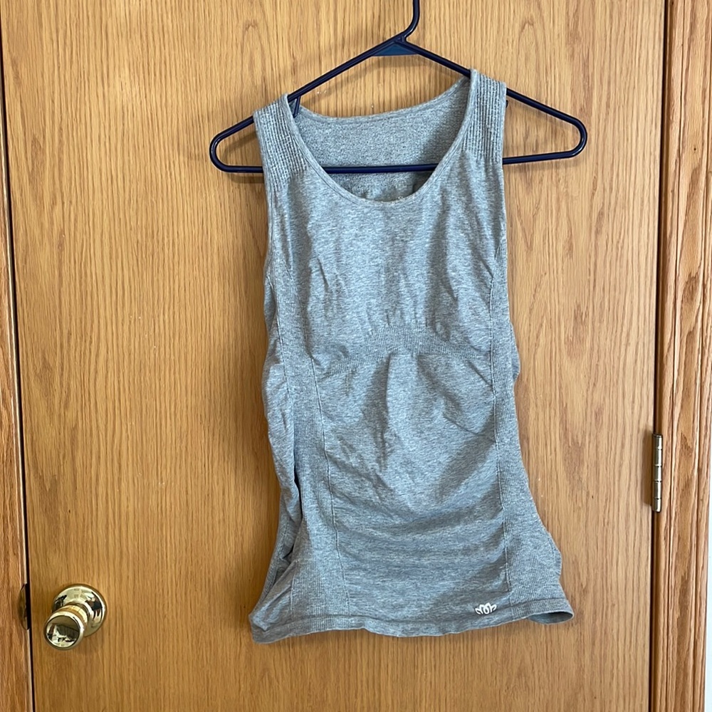 Fitted gray tank with side ruching